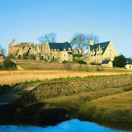Im Hinterland Der Kueste De Goelo